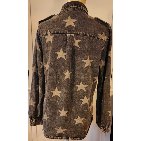 Macaron Women's Washed Black and Stars Jean Deium Shacket Snap Down Small - Picture 5 of 6